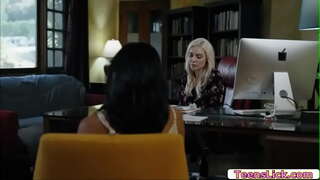 Avi Love just watch Kenzie Taylor géif lecken Hir Muschi