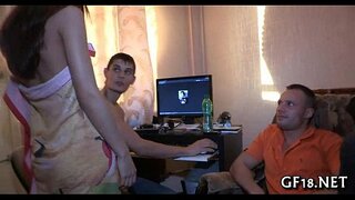 Энэ бяцхан хүүгийн хурдан үүн дээр хязгаар