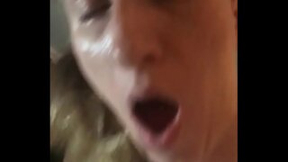 Dimineața devreme, sex oral si sex cu bomba blonda MIlF